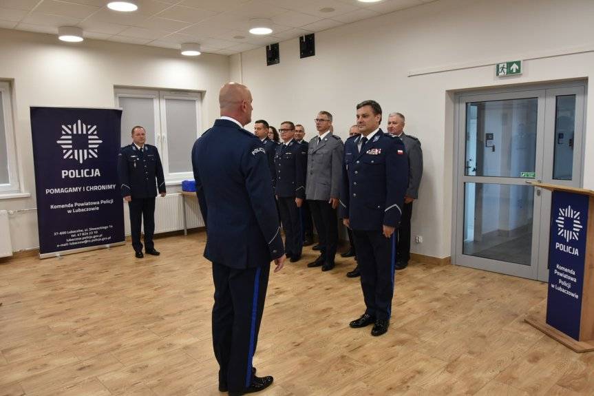 Pożegnanie odchodzącego na emeryturę policjanta