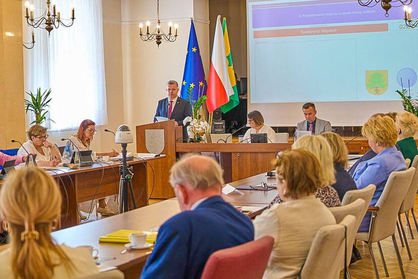 Burmistrz Jedlicza z pełnym poparciem Rady