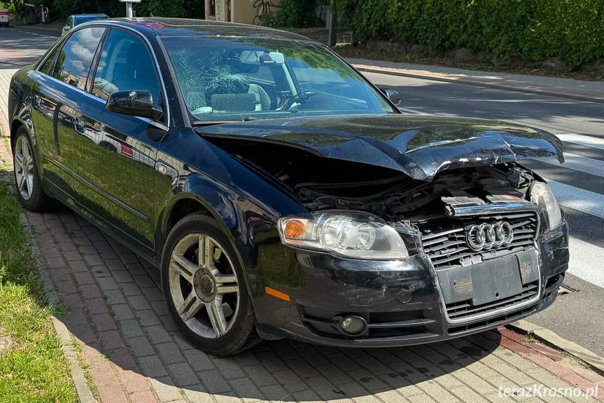 Zderzenie dwóch samochodów, dwie kobiety poszkodowane