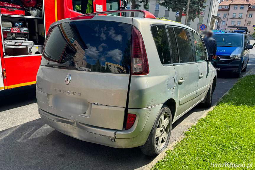 Zderzenie dwóch samochodów, dwie kobiety poszkodowane