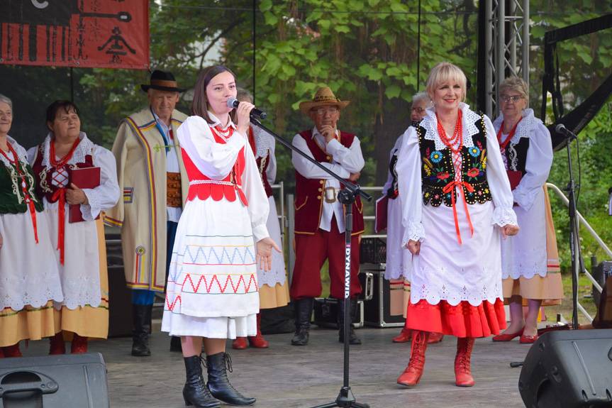 Tańce, ogień i tradycja. Niezapomniane sobótkowe święto w Dukli