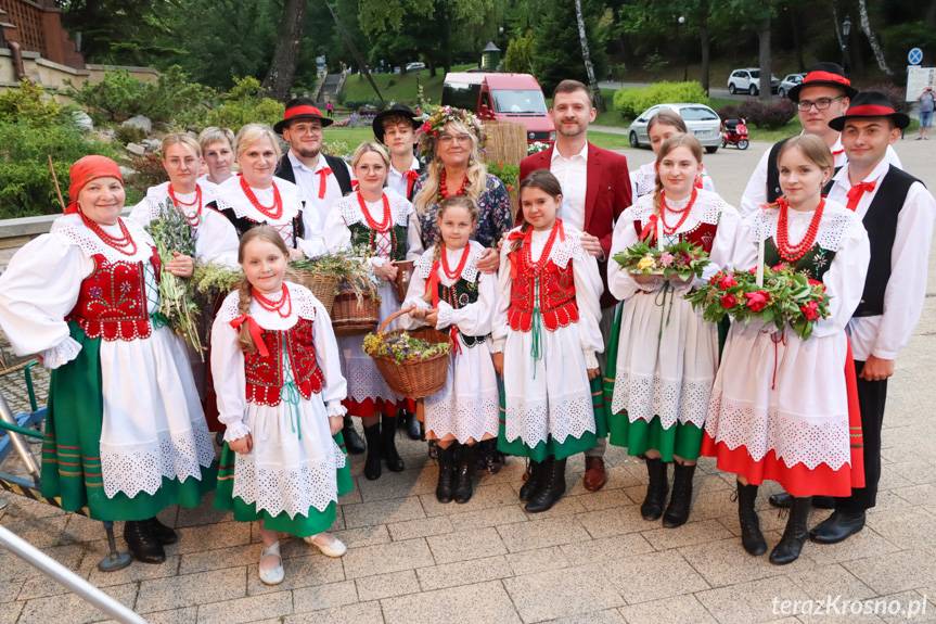 Magiczny wieczór w Iwoniczu-Zdroju: wianki, muzyka, ogień