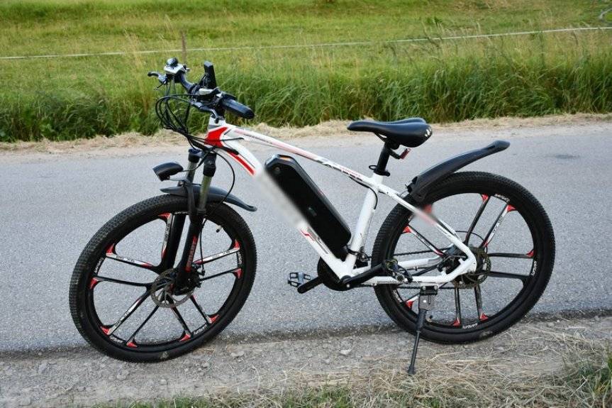 Zderzenie rowerzystów w Głojscach