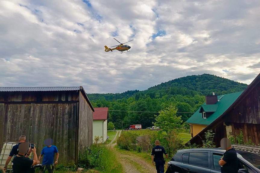 Wypadek podczas prac polowych. 82-latek w ciężkim stanie trafił do szpitala