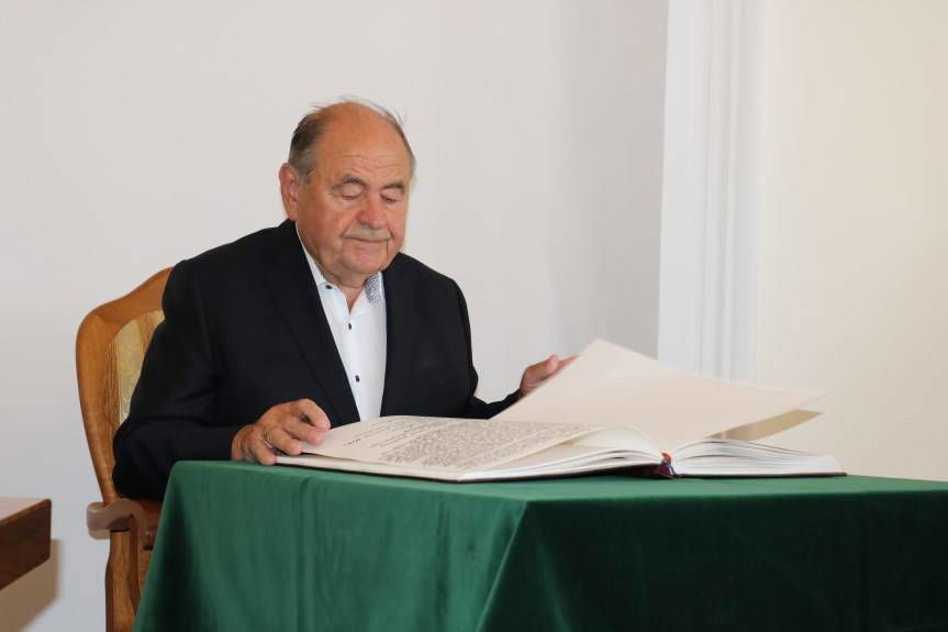 Tadeusz Sanocki uhonorowany medalem "Za zasługi dla Krosna"