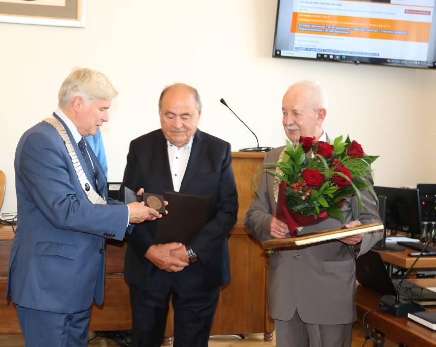 Tadeusz Sanocki uhonorowany medalem "Za zasługi dla Krosna"