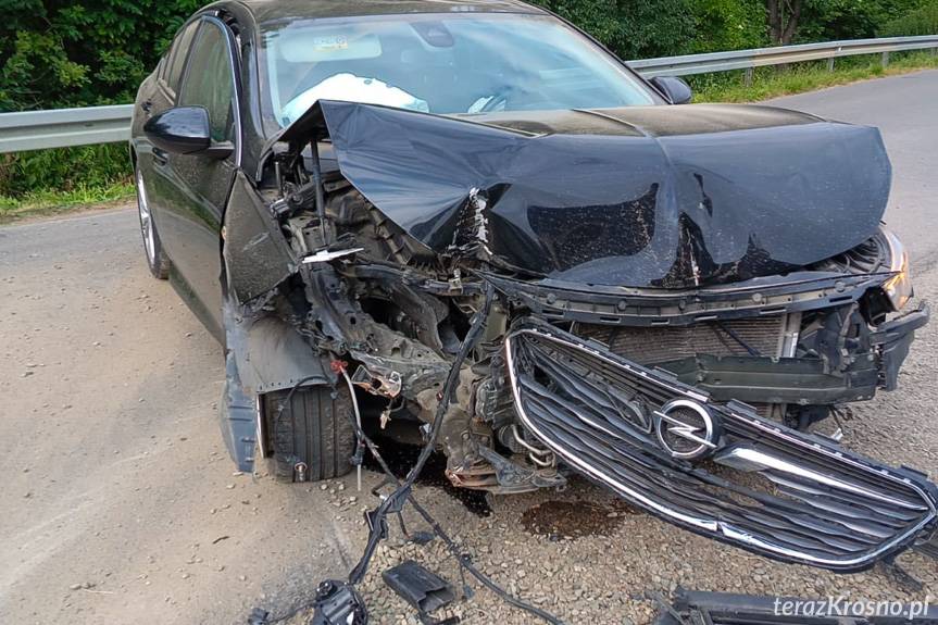 Żarnowiec. Uderzył w ogrodzenie