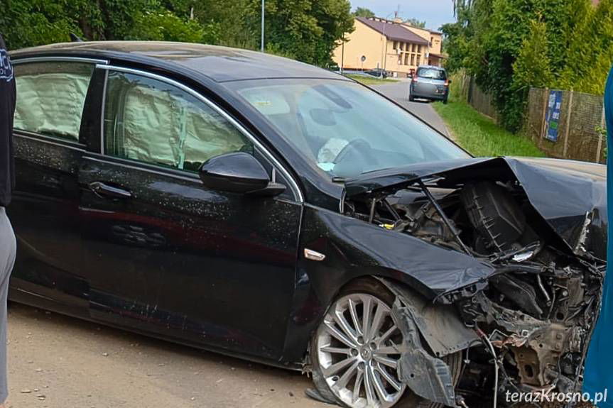 Żarnowiec. Uderzył w ogrodzenie