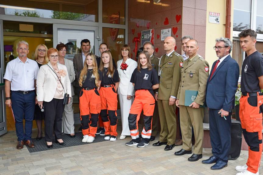 Budynek LO w Rymanowie wyposażony w defibrylator AED