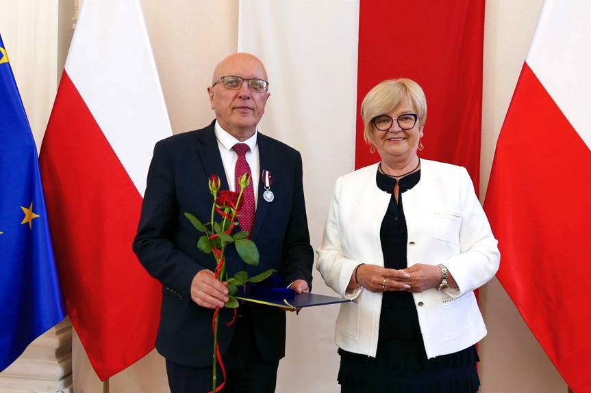 Wiktor Skwara odznaczony za 23 lata pracy na rzecz lokalnej społeczności