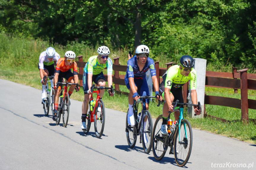 Wyścig "Solidarności" i Olimpijczyków. Kolarze w powiecie krośnieńskim [ZDJCIĘCIA]