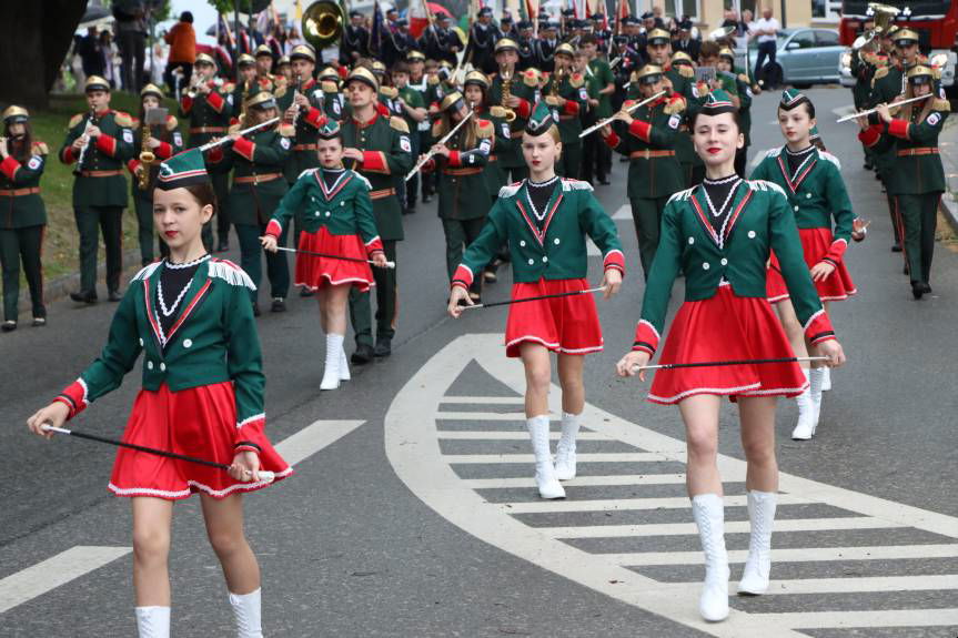 Rymanowska Orkiestra Dęta i Mażoretki Sunshine Besko. Pomóż im spełnić marzenia