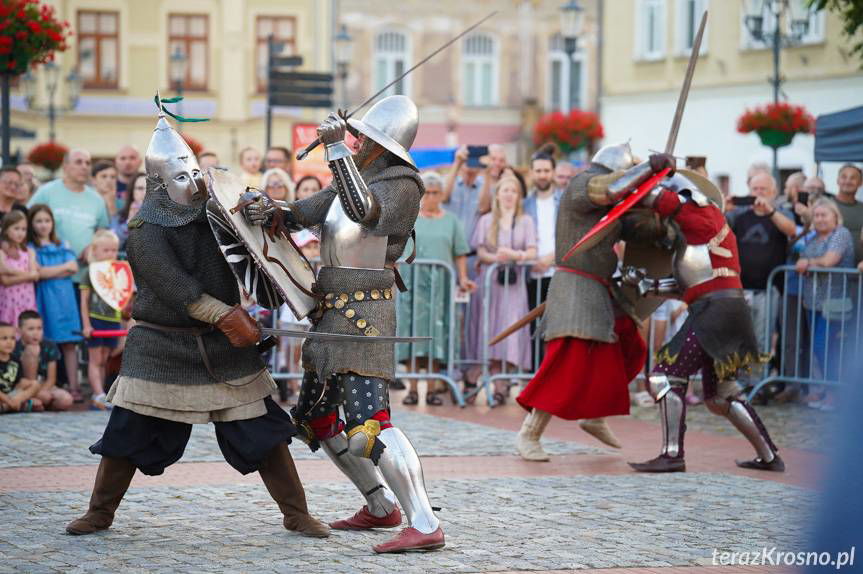 Krosno wita króla - barwny orszak i rycerskie pokazy na starówce [ZDJĘCIA]