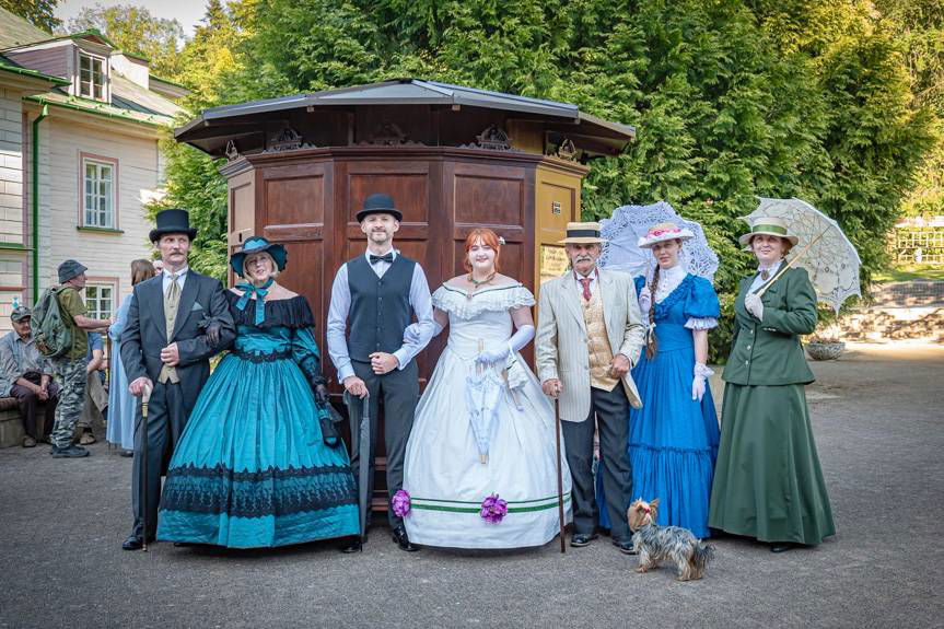 Otwarcie fotoplastikonu w Iwoniczu-Zdroju. Historia ożyła