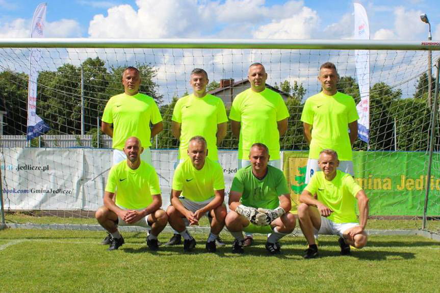 Piłkarskie emocje i stara gwardia. W Jedliczu znów zagrali o Puchar Burmistrza