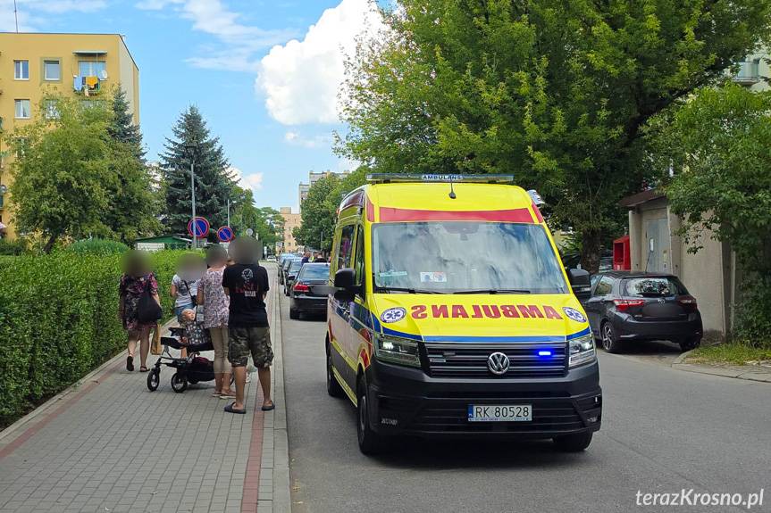 Potrącenie dziecka przez samochód w Krośnie