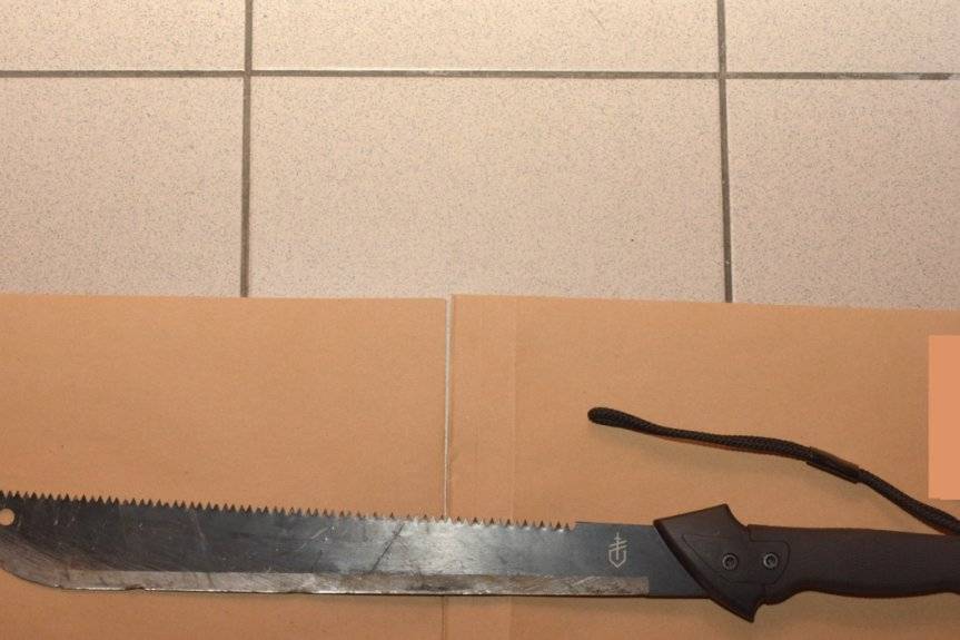 Maczetą uszkodził zaparkowane pojazdy