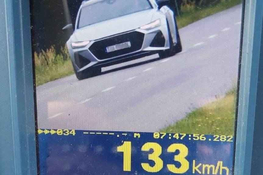 Miał na liczniku 133 km/h. Stracił prawo jazdy i otrzymał wysoki mandat