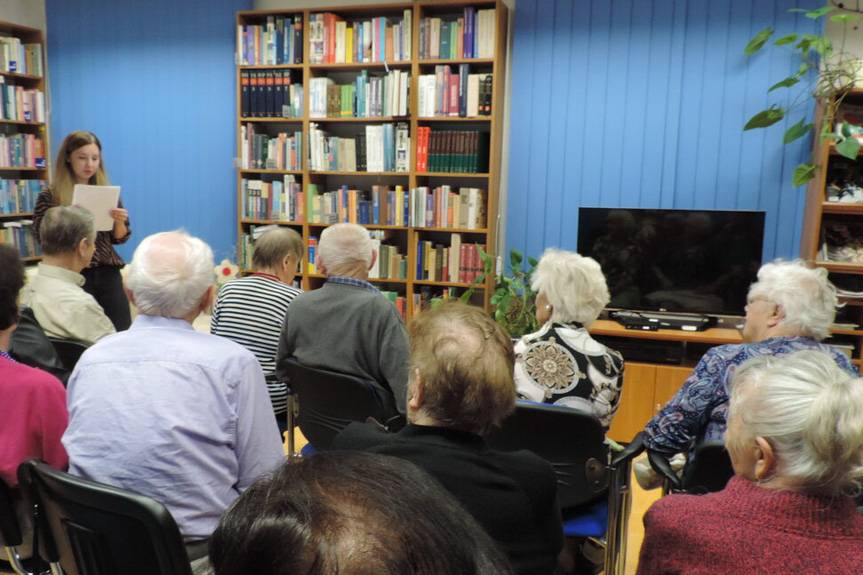 Lato seniorów w bibliotece w Korczynie