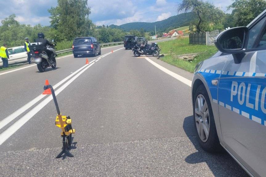 Zderzenie motocyklisty z samochodem osobowym
