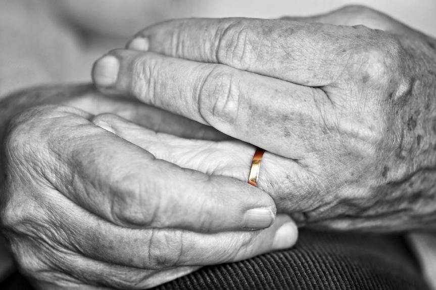 Masz pytania o rentę wdowią? Zadzwoń do eksperta ZUS 
