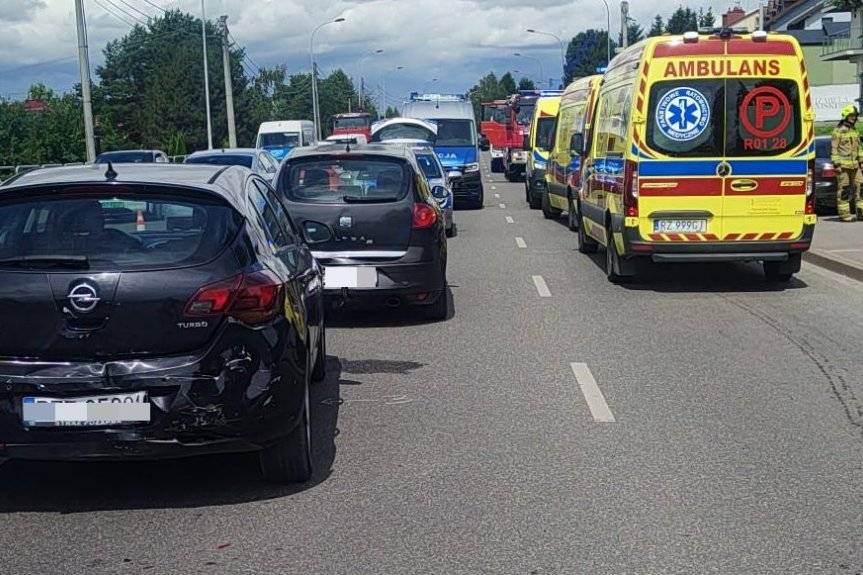 Wypadek w Rzeszowie - dwie osoby trafiły do szpitala