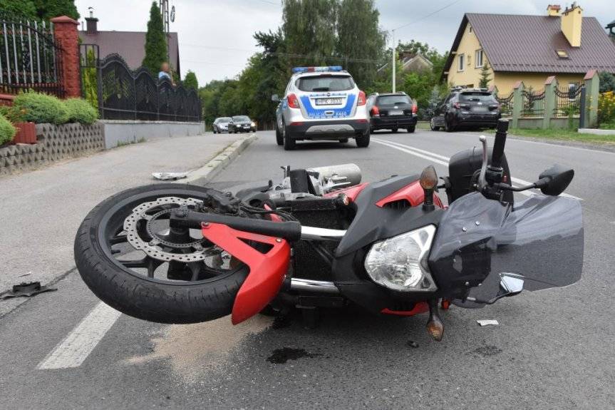Zderzenie toyoty z motocyklem w Szówsku