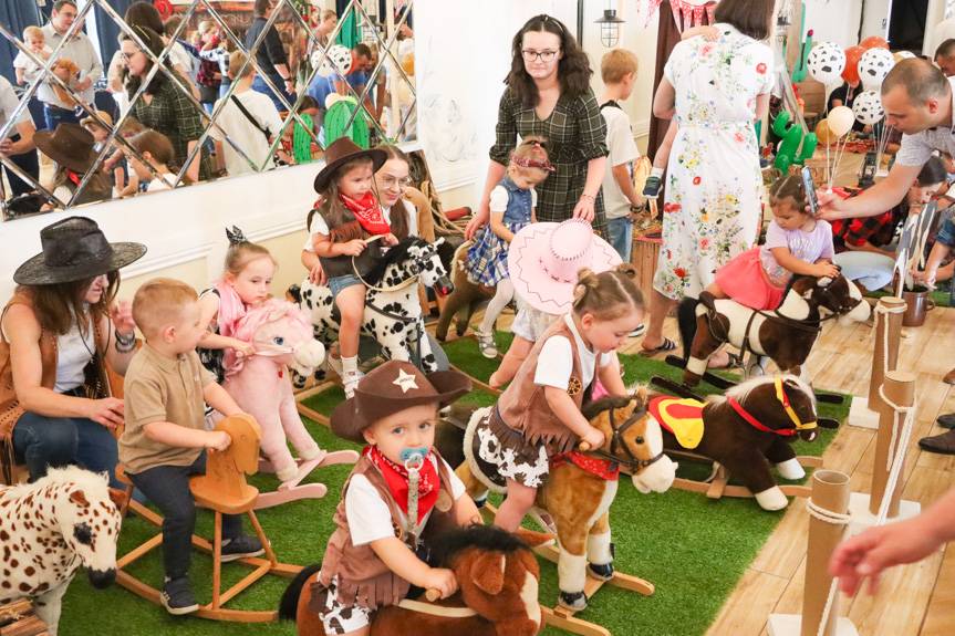 Jak na Dzikim Zachodzie. Kowbojskie zakończenie roku żłobkowego w gminie Miejsce Piastowe