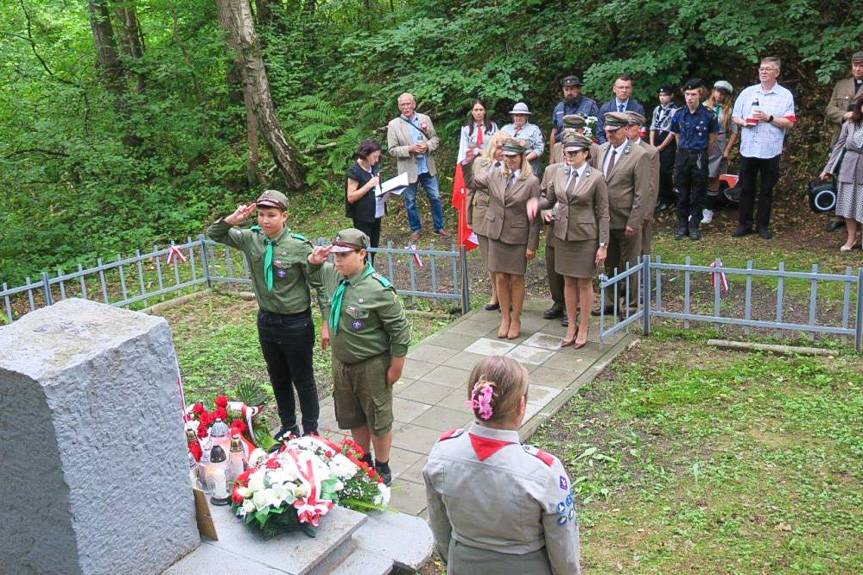 Harcerze, leśnicy i kombatanci uczcili zamordowanych więźniów