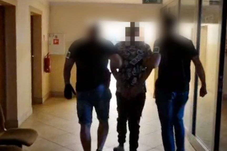 Odpowie za narkotyki i nielegalne posiadanie broni