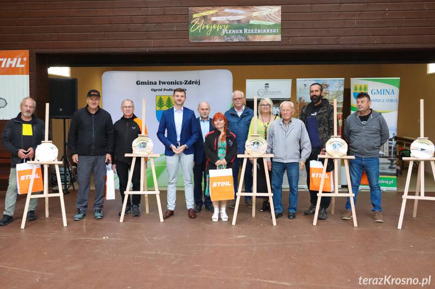 Plener rzeźbiarski w Iwoniczu-Zdroju: Zdrojowe ślady przeszłości [ZDJĘCIA]