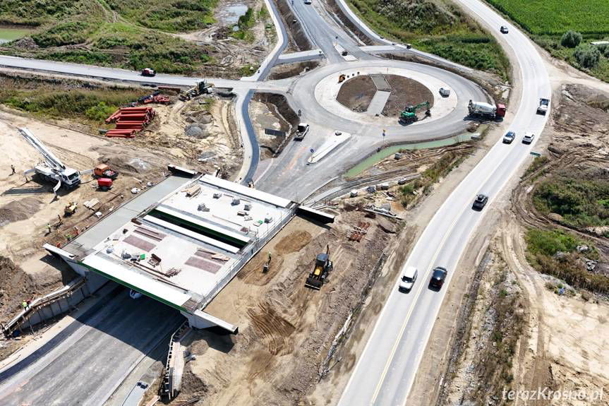 Kierowco, nie jedź na pamięć. Zmiana organizacji ruchu na węźle Miejsce Piastowe na DK28