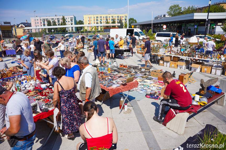 Sierpniowy jarmark staroci i rękodzieła przyciągnął kolekcjonerów i pasjonatów