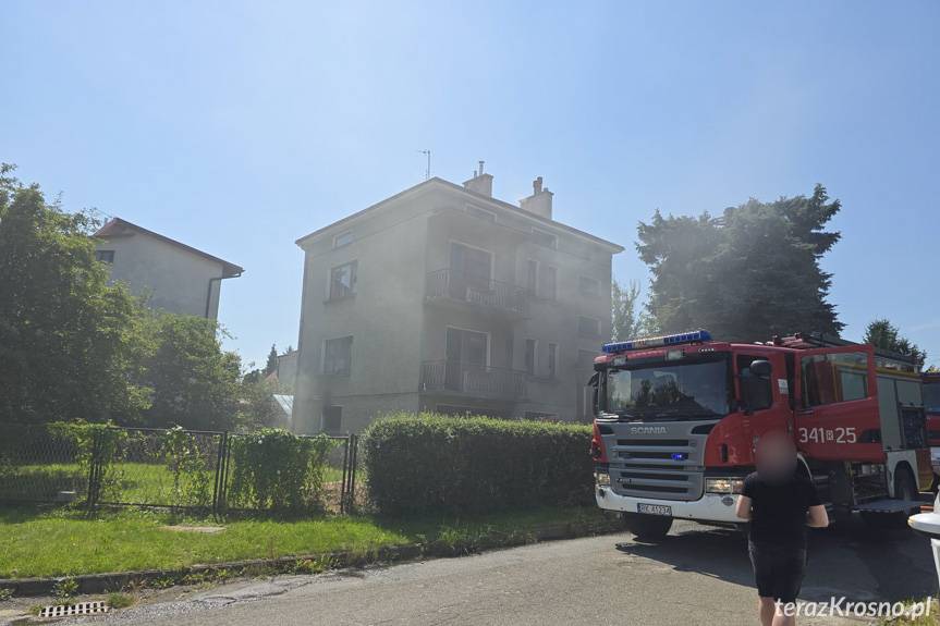 Krosno. Pożar garażu w budynku mieszkalnym