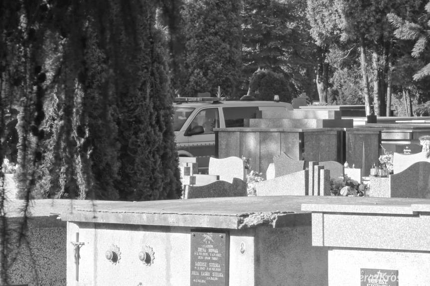 Tragiczne odkrycie na cmentarzu w Krośnie [AKTUALIZACJA]