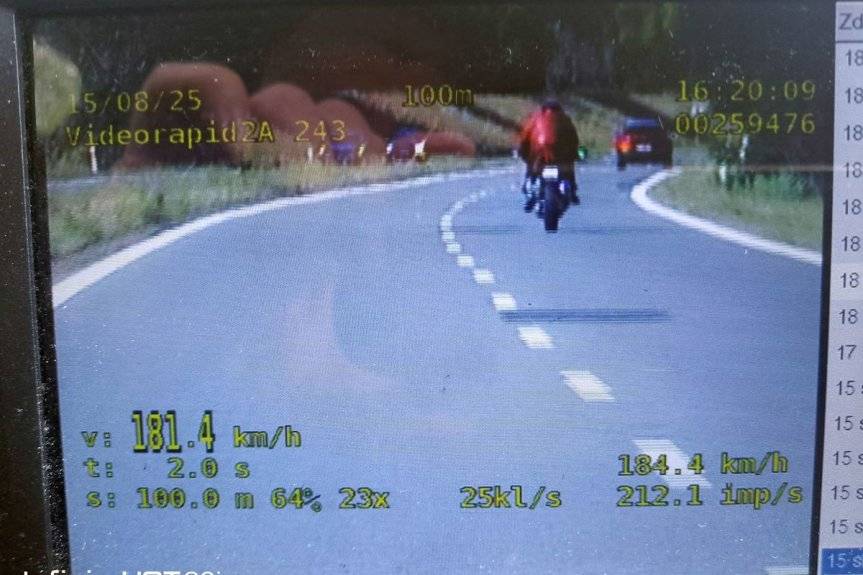 181 km/h w miejscu z limitem 100. Motocyklista stanie przed sądem