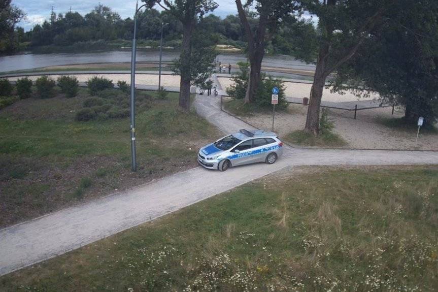 Dwoje 11-latków spacerowało środkiem Sanu