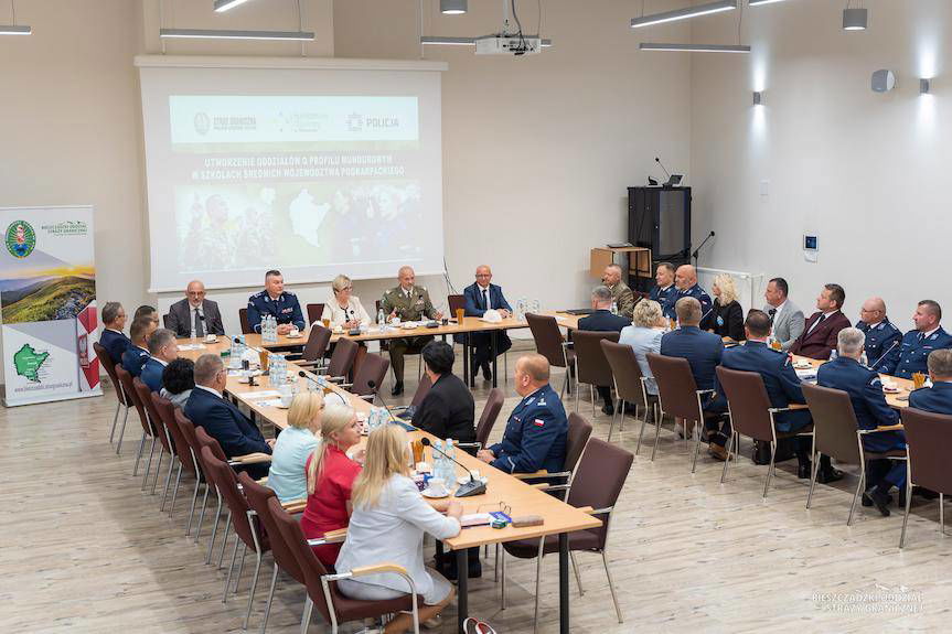 Rymanowskie liceum na liście szkół z programem przygotowania do służby