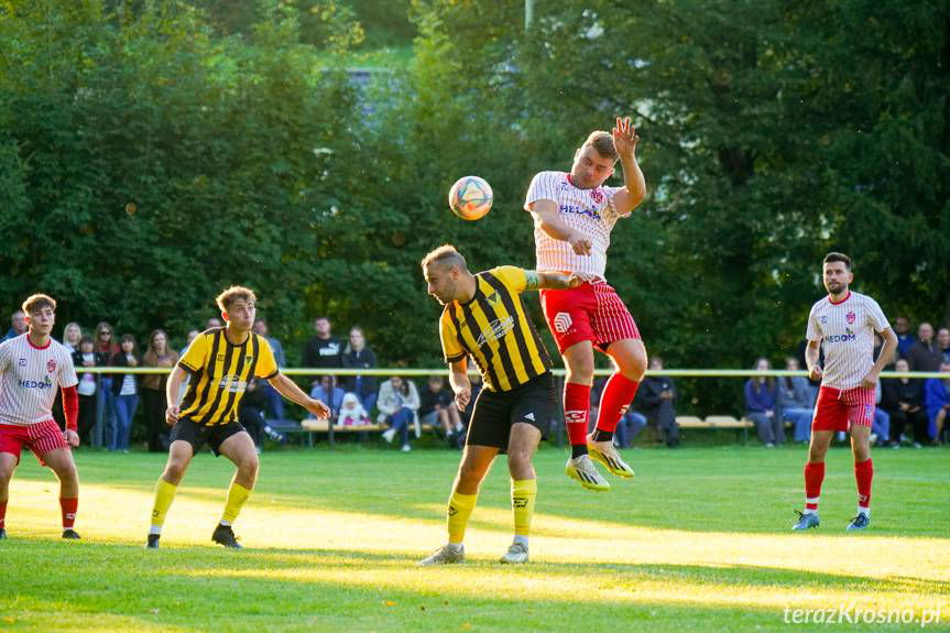Emocje w derbach. Lubatówka pokonała Lubatową 1:0 [ZDJĘCIA]