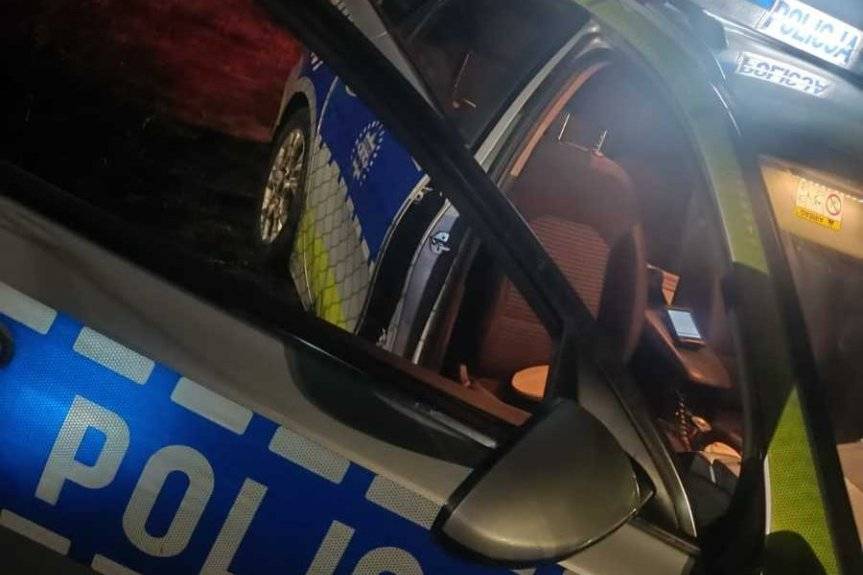 Z cofniętym prawem jazdy i w recydywie – sprawa 25-latka trafi do sądu