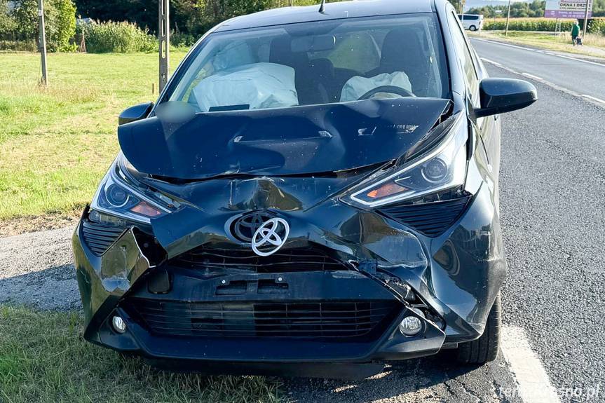 Zderzenie samochodów w Pustynach