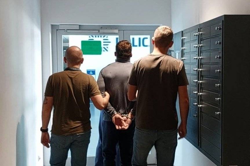 Wszedł do domu i ukradł 1500 złotych. Trafił do aresztu