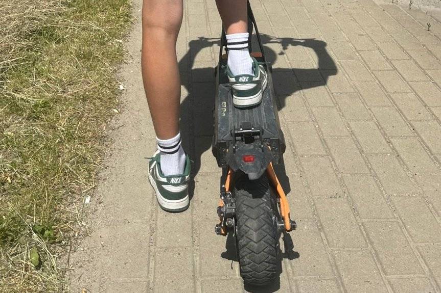 2500 złotych mandatu za przejażdżkę hulajnogą elektryczną po alkoholu