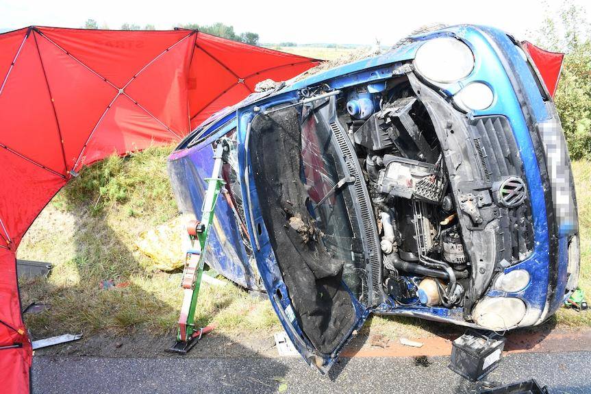 18-letnia pasażerka nie żyje. Tragiczny wypadek w Czekaju