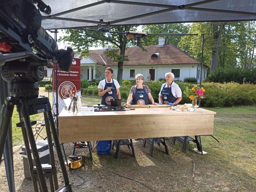 Koło Gospodyń Wiejskich z Krościenka Wyżnego na planie filmowym