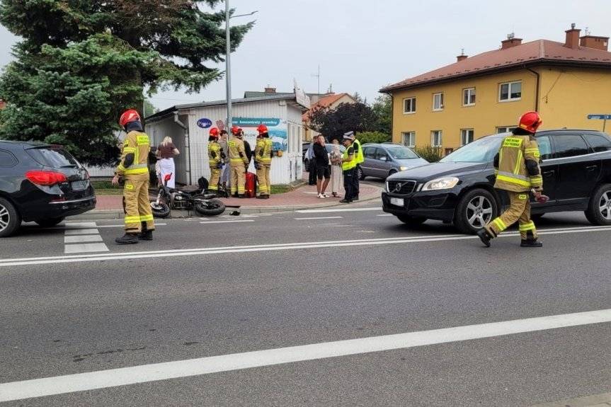 Zderzenie motoroweru z samochodem