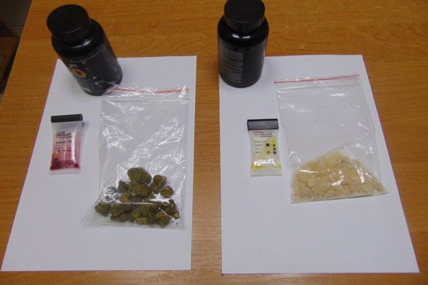Marihuana i mefedron w kieszeniach 19-latka