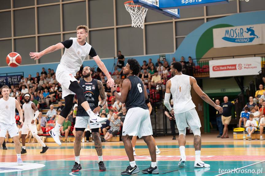 Turniej o Puchar Prezydenta Miasta Krosna rozpoczęty zwycięstwem Miasta Szkła [ZDJĘCIA]