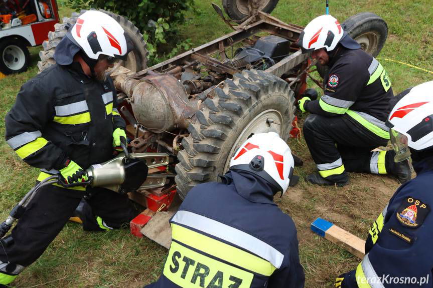 Wypadek traktorzysty, uwięziony w studni, wypadki drogowe. Warsztaty ratownicze Przysietnica 2025 [ZDJĘCIA]