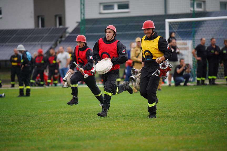Powiatowe i gminne zawody strażaków na stadionie w Korczynie